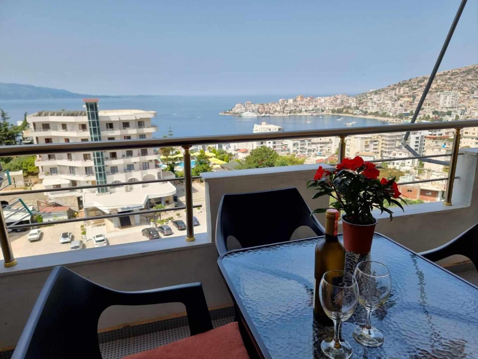 Two Suns Apartament Sarandë Exterior foto